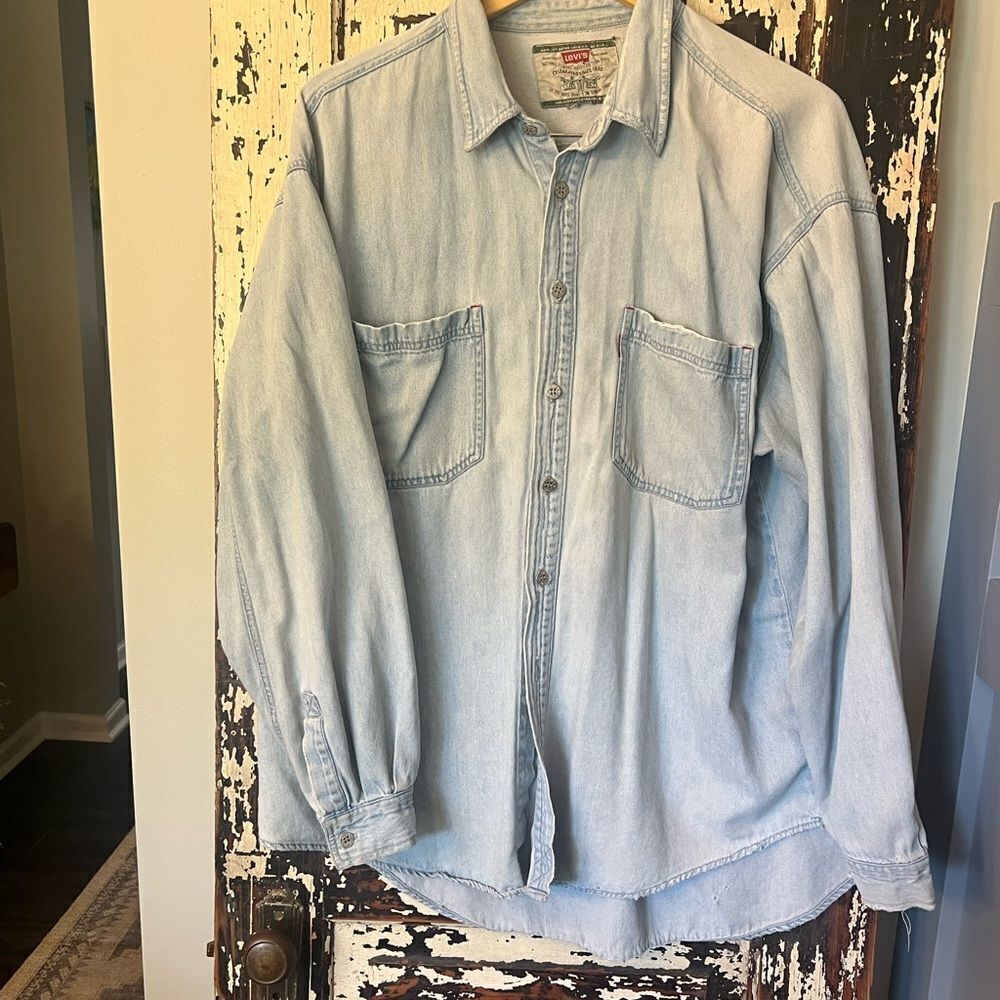 Levi's vintage real indigo Sky Blue Button-Up Shirt. Size XL. Super soft.